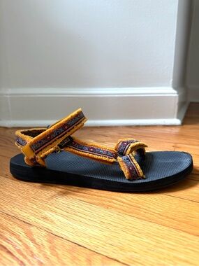 Teva Original Universal Maressa Southwestern Print Mustard Sandals Women’s 10